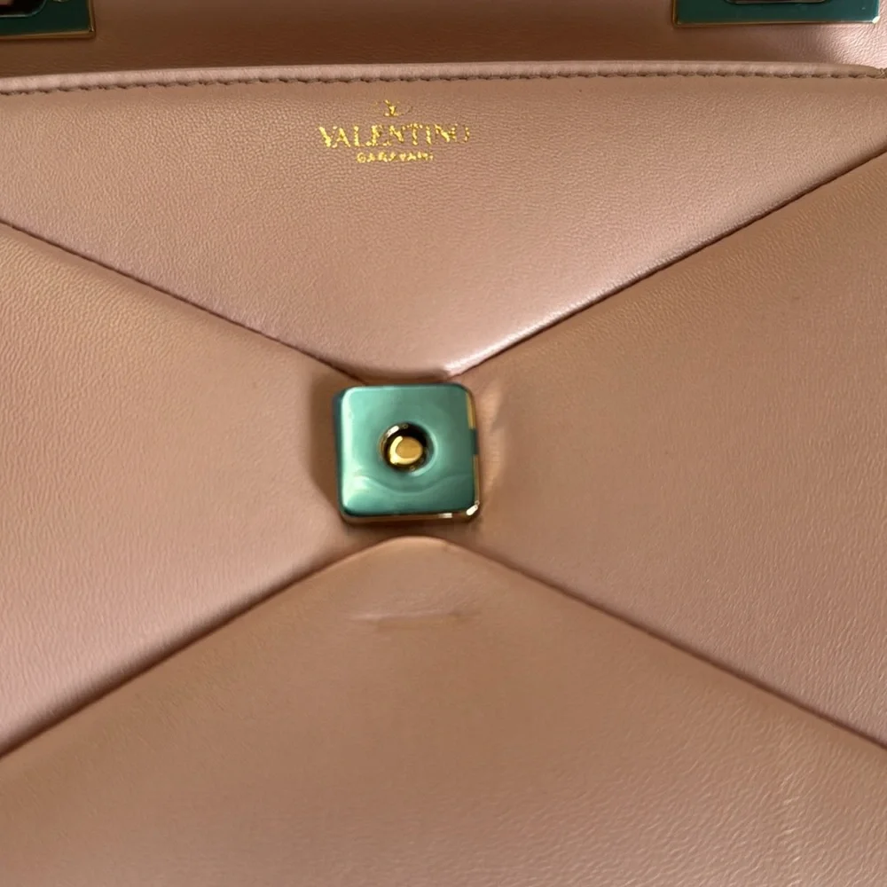Valentino rockstud rose quartz pale pink pastel Roman stud pink crossbody bag